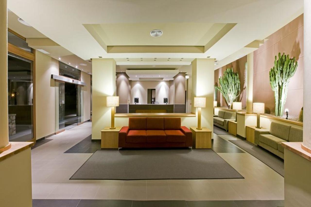 חוף ואיה גראן ריי Hotel Playa Calera מראה חיצוני תמונה